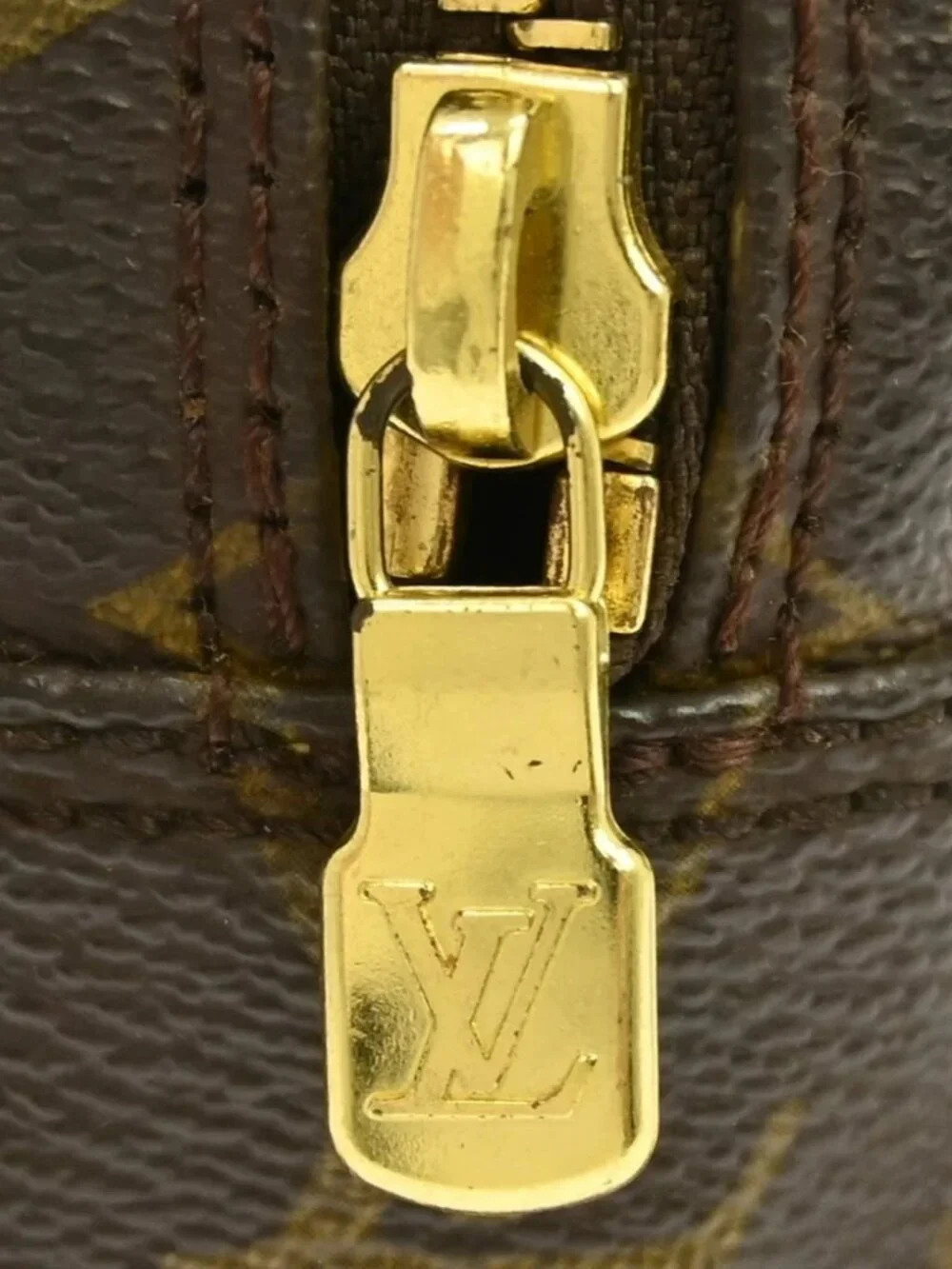 LOUIS VUITTON TROUSSE TOILETTE 23 COSMETIC POUCH